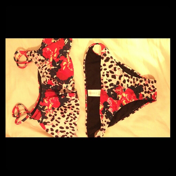 Forever 21 bathing suit small