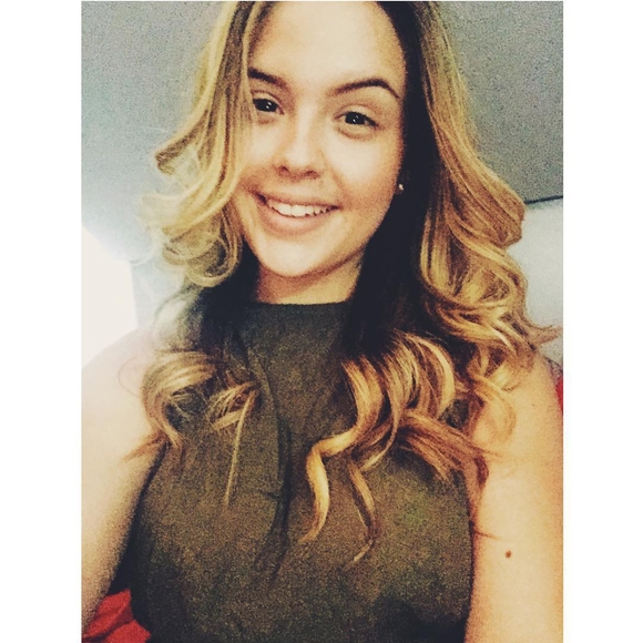 Meet your Posher, Kayla