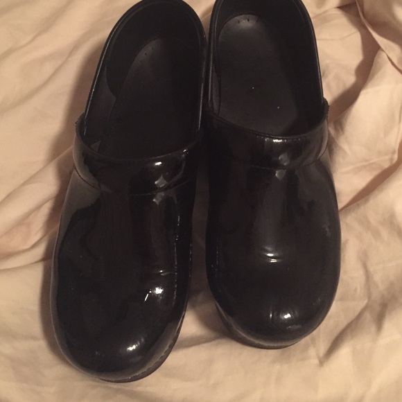 Dansko Shoes - Dansko black patent clogs