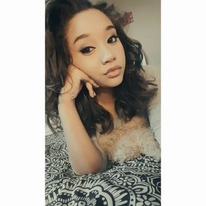 Meet your Posher, Ellisa