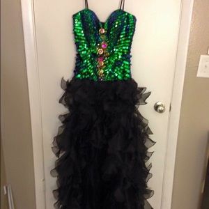 SHERRI HILL PROM DRESS SIZE 4