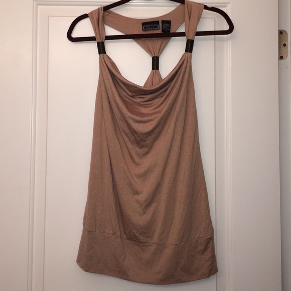 ⛔️⛔️SOLD⛔️⛔️Tan slouch tank with metal detail.