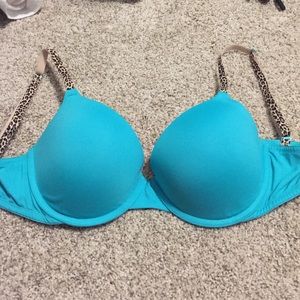 Victoria's Secret push up bras!