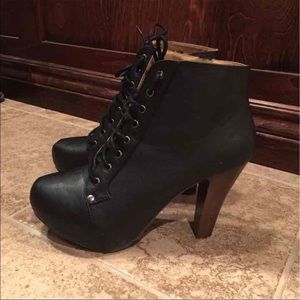 Black heeled booties!