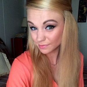 Meet your Posher, Kelsey