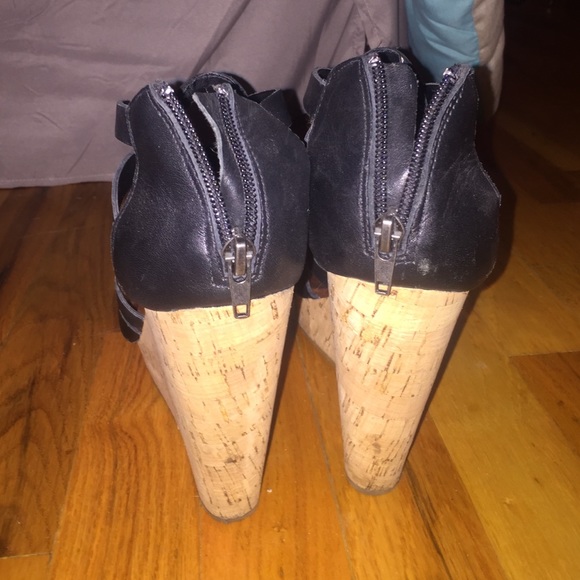 🎉SALE🎉Dolce Vita Black Strappy Wedges - Picture 2 of 3