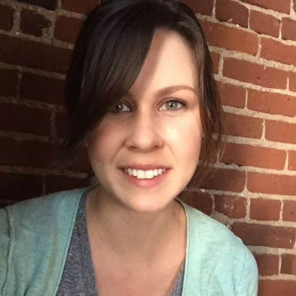 Meet your Posher, Erin - Picture 1 of 1