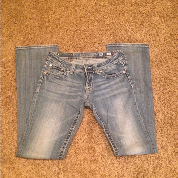**SOLD IN BUNDLE** Miss Me Jeans - Picture 2 of 3
