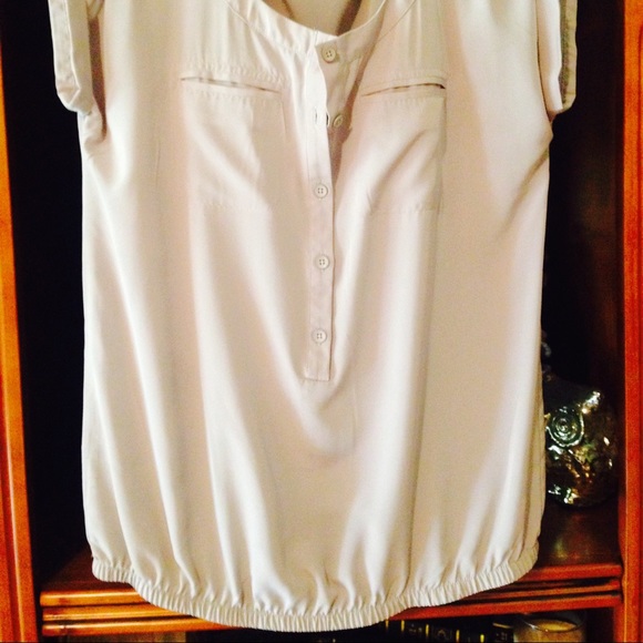 NWOT Loft blouse - Picture 2 of 3