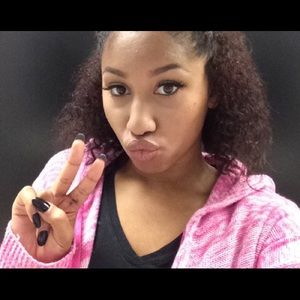 Meet your Posher, Briana