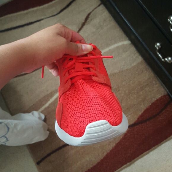 Nike shoes - Picture 4 of 4