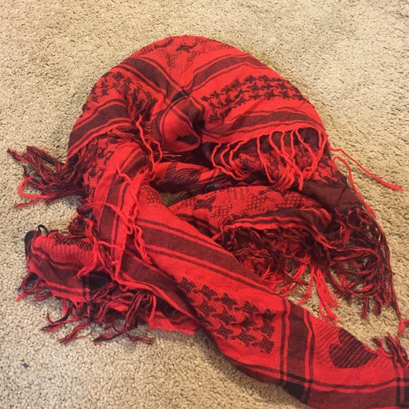 Square scarf.