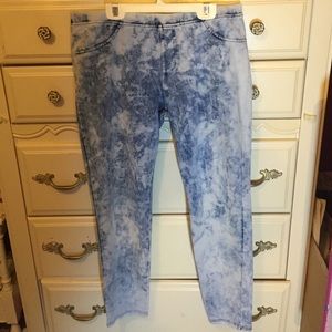 Acid wash jeggings