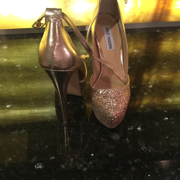 Steve Madden Shoes - Picture 2 of 3