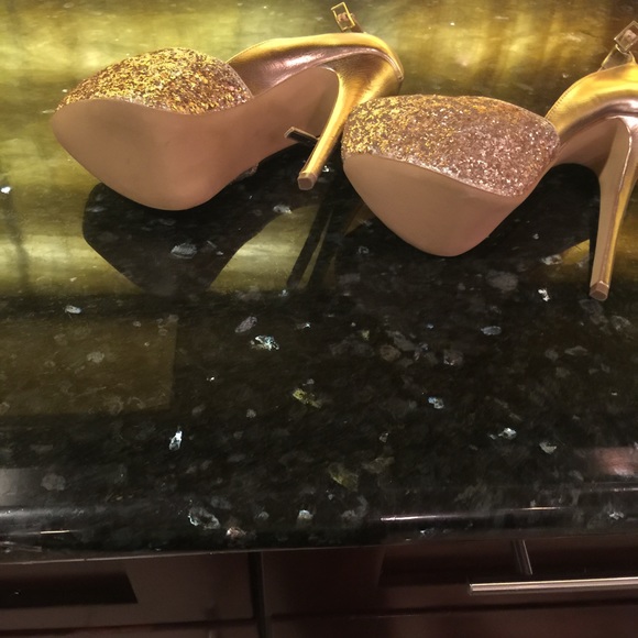 Steve Madden Shoes - Picture 3 of 3