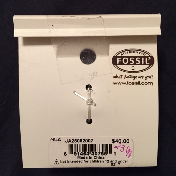 Authentic NWT Fossil ring - Picture 2 of 3