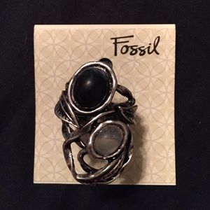 Authentic NWT Fossil ring