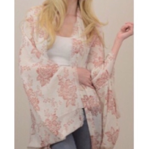 White and pink flower cocoon kimono