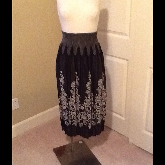 Black and gray skirt