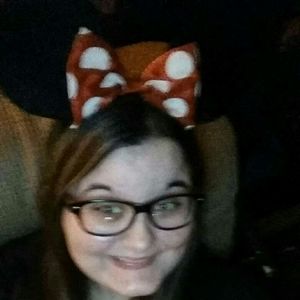 Meet your Posher, Adrianne