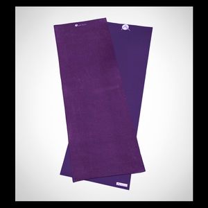 Aurorae hot yoga towel