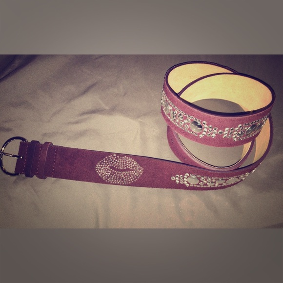 Betsey Johnson NWOT suede lips belt PRICE FIRM