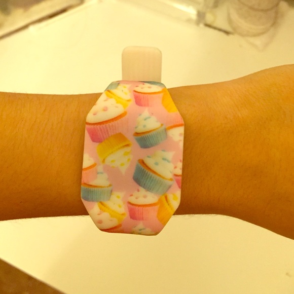 very cute cupcake watch , brand new never worn