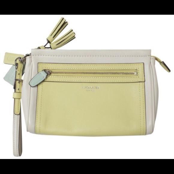 Coach wristlet - Picture 1 of 1
