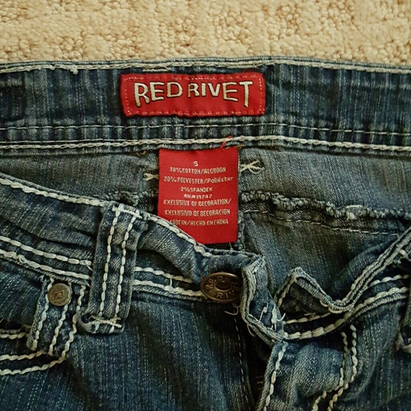 Red Rivet jeans - Picture 2 of 4