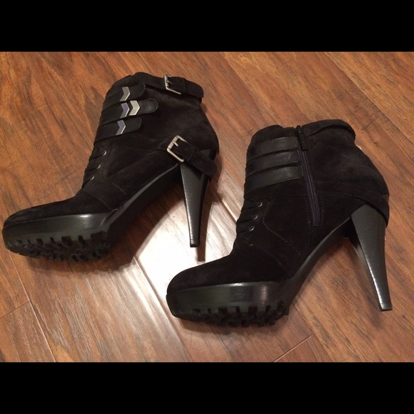 Nine West Donley Suede booties