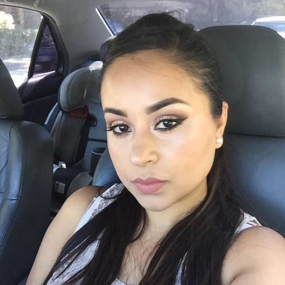 Meet your Posher, Yolanda - Picture 1 of 1