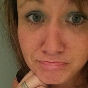 Meet your Posher, Carrie