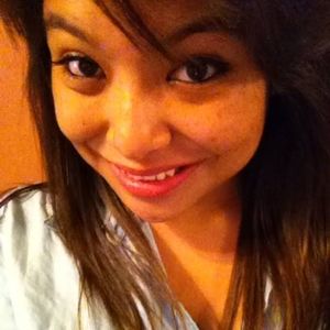 Meet your Posher, Yesenia