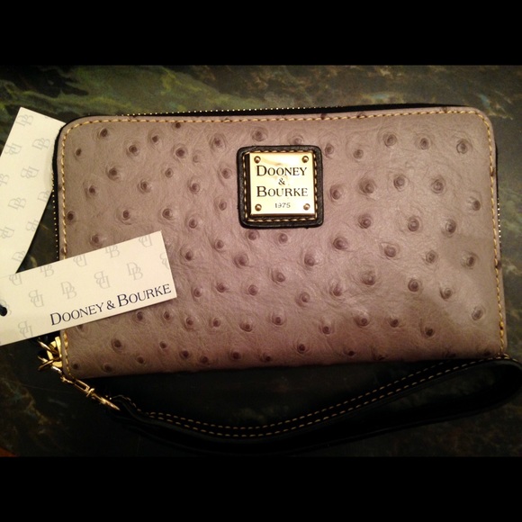 Dooney & Bourke wallet