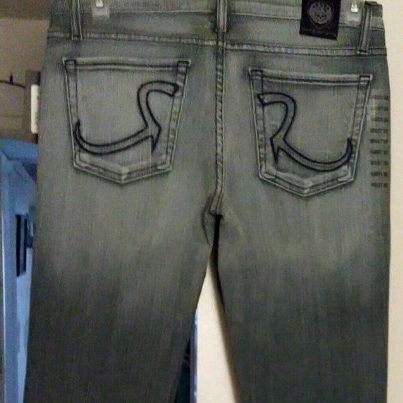 Do not fit and are not my size
