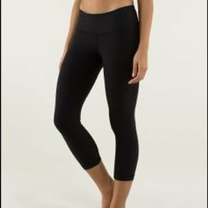 lululemon Black cropped leggings