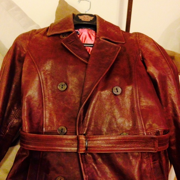 100% Leather Jacket - Picture 2 of 3