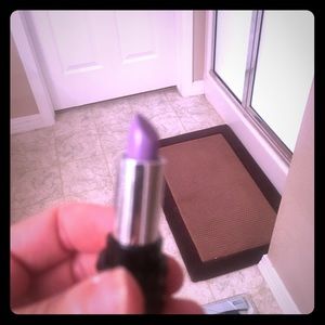 Kat Von d lipstick in coven