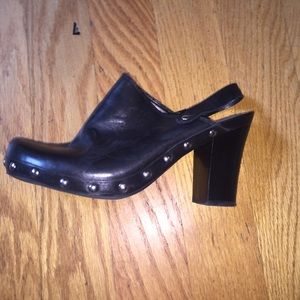 MPS clog/heeled mule with optional heel strap