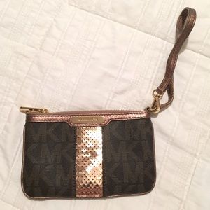 Wristlet .. Micheal kors