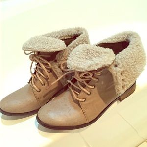 Women's fashion boots