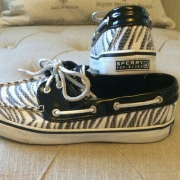 Sperry sz 6 shoe PRICE JUST LOWERED