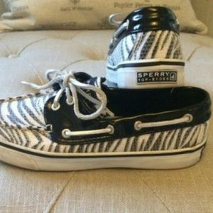 Sperry sz 6 shoe PRICE JUST LOWERED