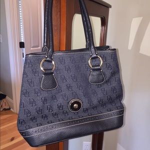 Dooney and bourke purse