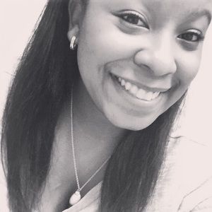 Meet your Posher, Alexis