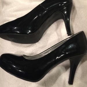 Brand new  high heels Never worn  sexy,comfy