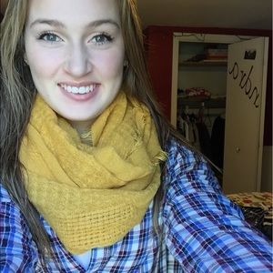 Meet your Posher, Alexandra