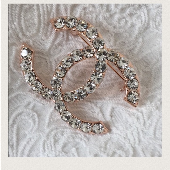 FASHION BROOCH & FASHION SUSPENDERS Not authentic