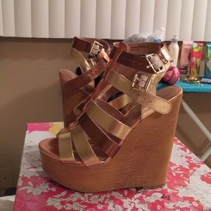 Chinese laundry, jump drive wedges.