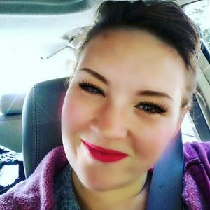 Meet your Posher, Aurielle